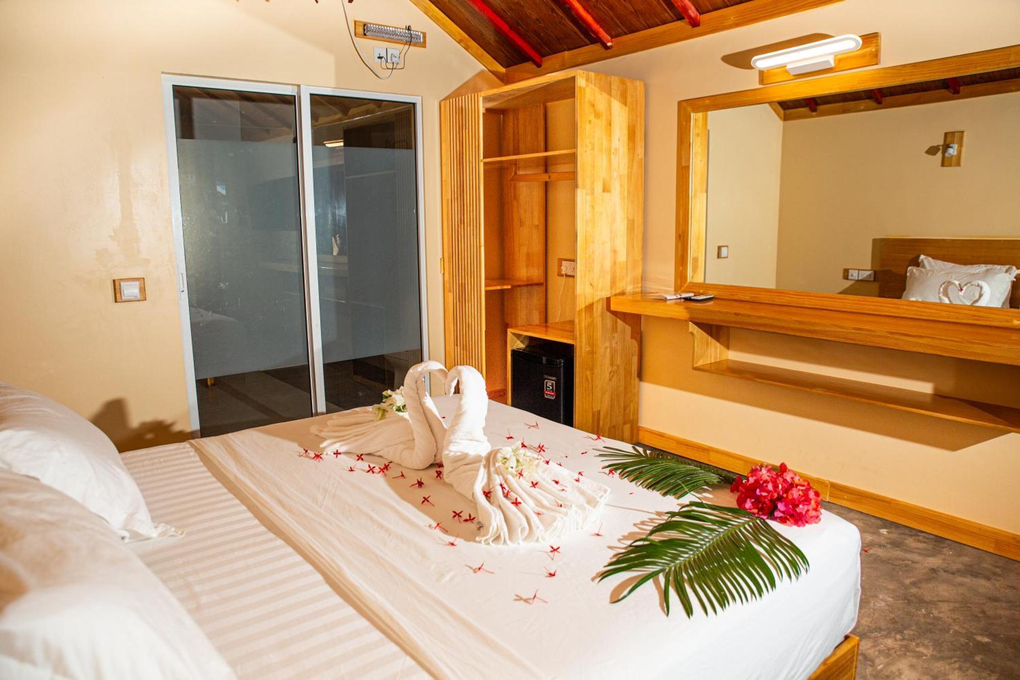 Relax Lodge Thoddoo Exterior photo